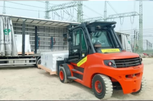 Unloading of new machines for the Čechy Střed substation