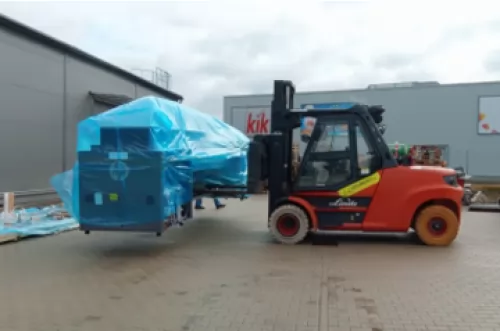 Loading of 7 m long printer