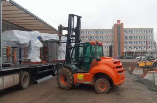 Pronájem terénního vozíku - 999