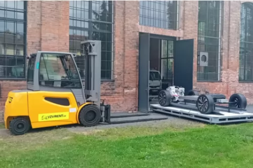 Červenec přinesl další zajímavé nasazení techniky VZV RENT napříč celou ČR