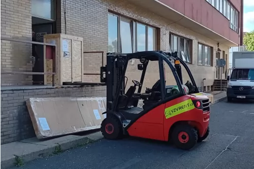 Červenec přinesl další zajímavé nasazení techniky VZV RENT napříč celou ČR - 3