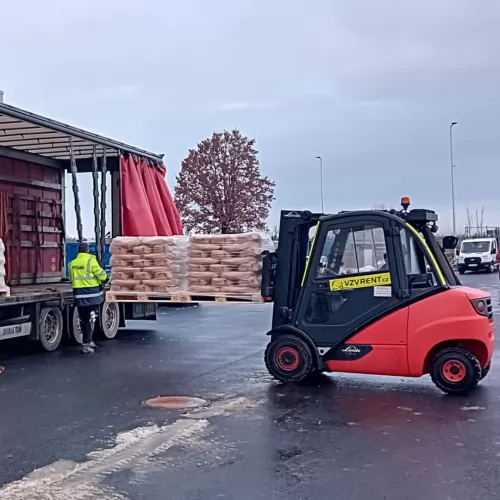 Další realizace s technikou VZV RENT - 2