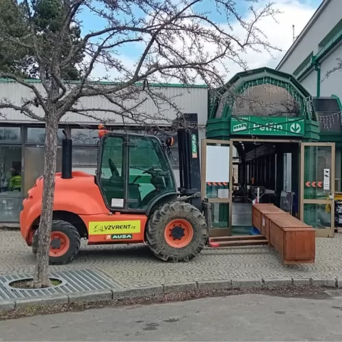 Manipulace součástek lanové dráhy na Petříně - 3