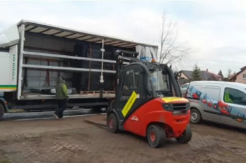 Loading of hot tub in Kunratice