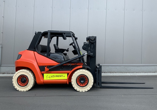 Container type forklift